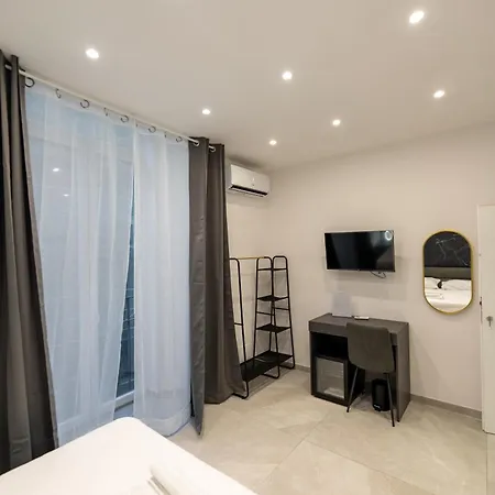 Gaudioso Center Апартаменты *
